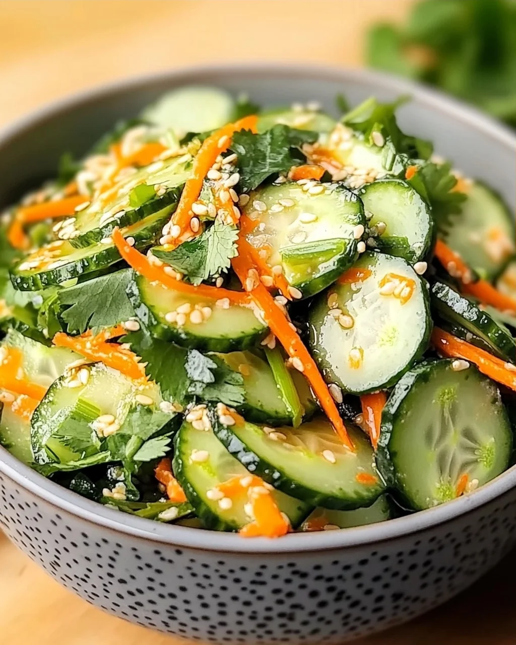 Erfrischender Asiatischer Gurkensalat für den Sommer!