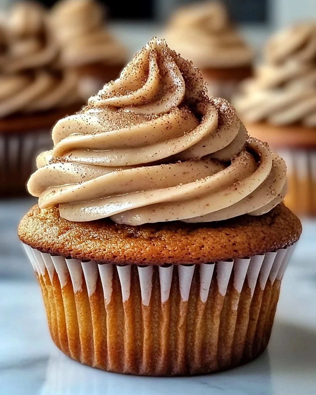 Kürbis Chai Cupcakes mit braunem Zucker Frosting
