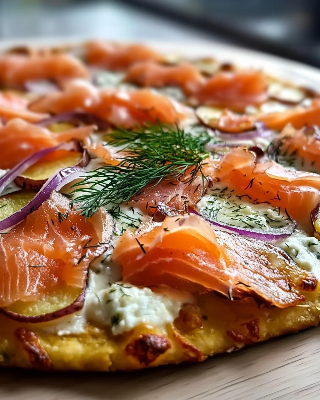 Rauchlachs Kartoffelpizza: Schnell, Cremig & Unwiderstehlich!